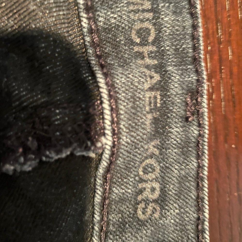 Beautiful and classic Michael Kors jeans in a size 10